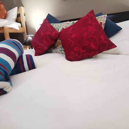 Sun Deck Lodge Hartbeespoort Luaran gambar