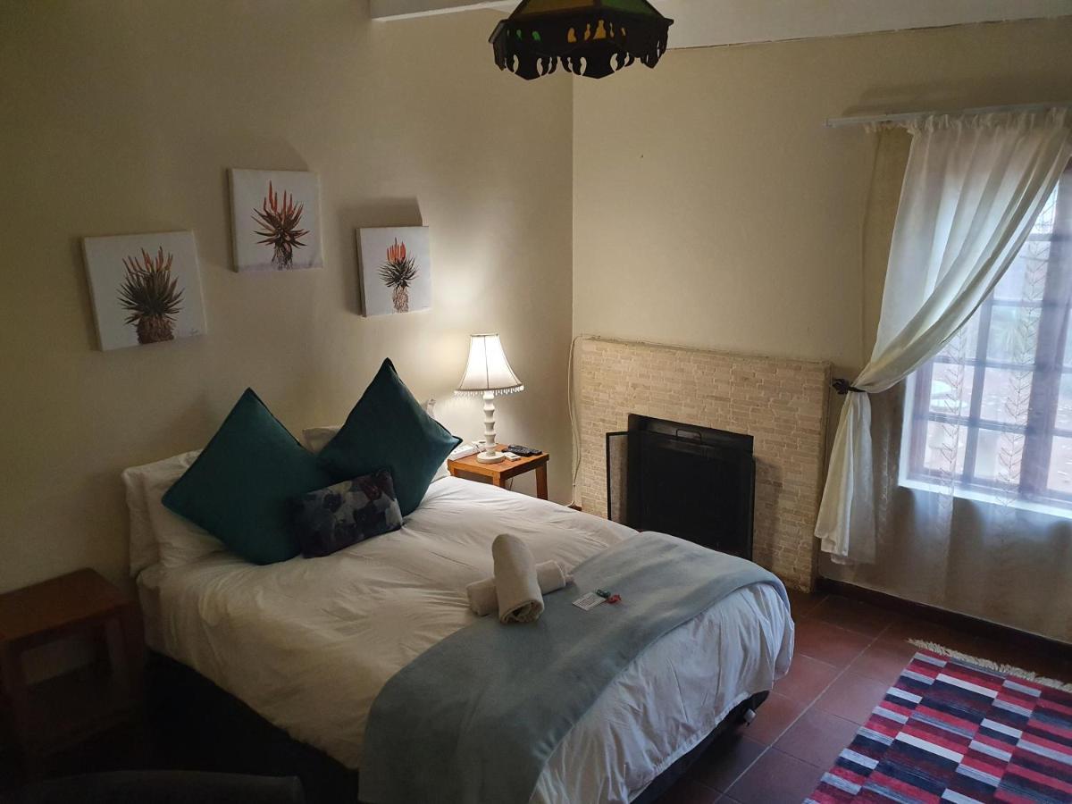 Sun Deck Lodge Hartbeespoort Luaran gambar