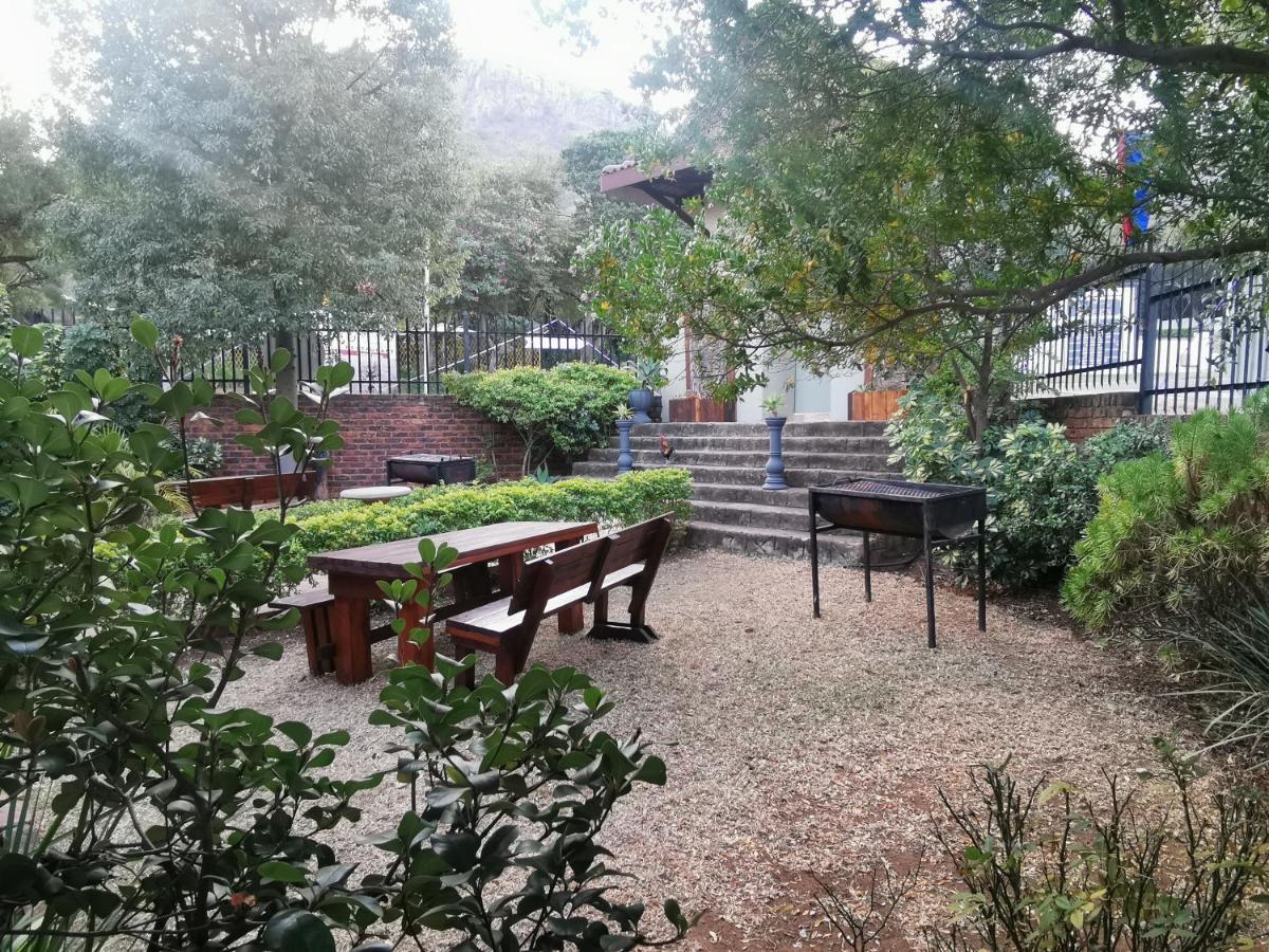 Sun Deck Lodge Hartbeespoort Luaran gambar