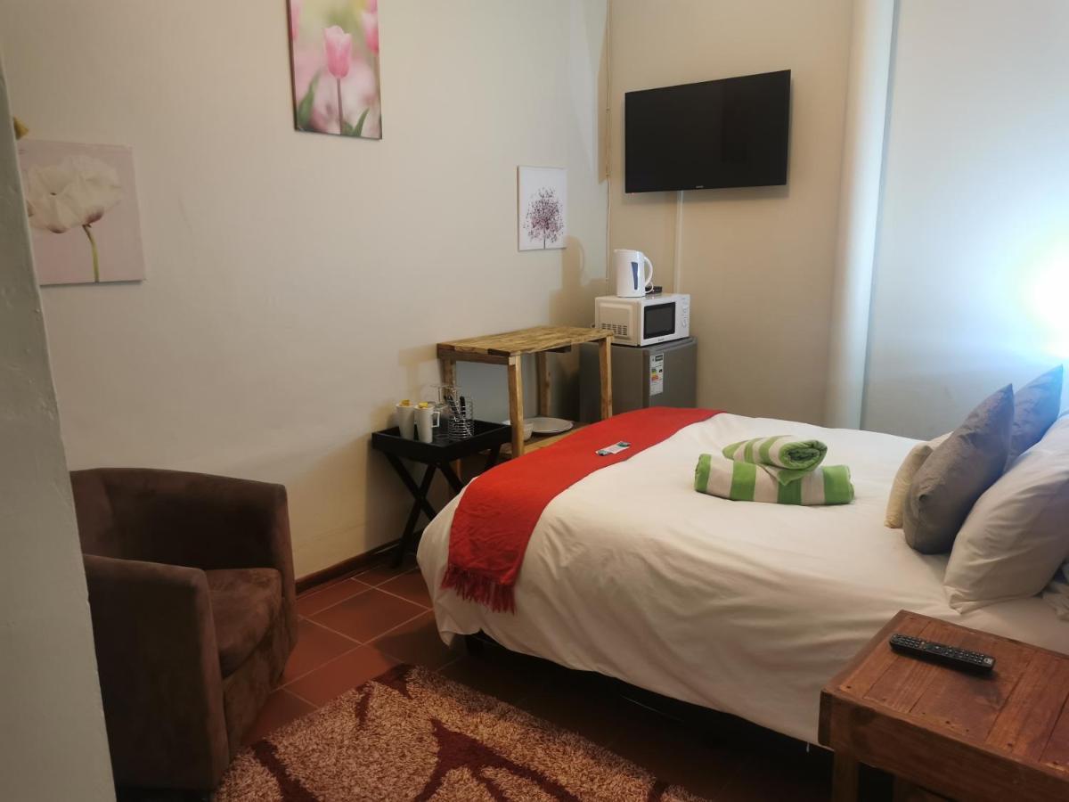 Sun Deck Lodge Hartbeespoort Luaran gambar