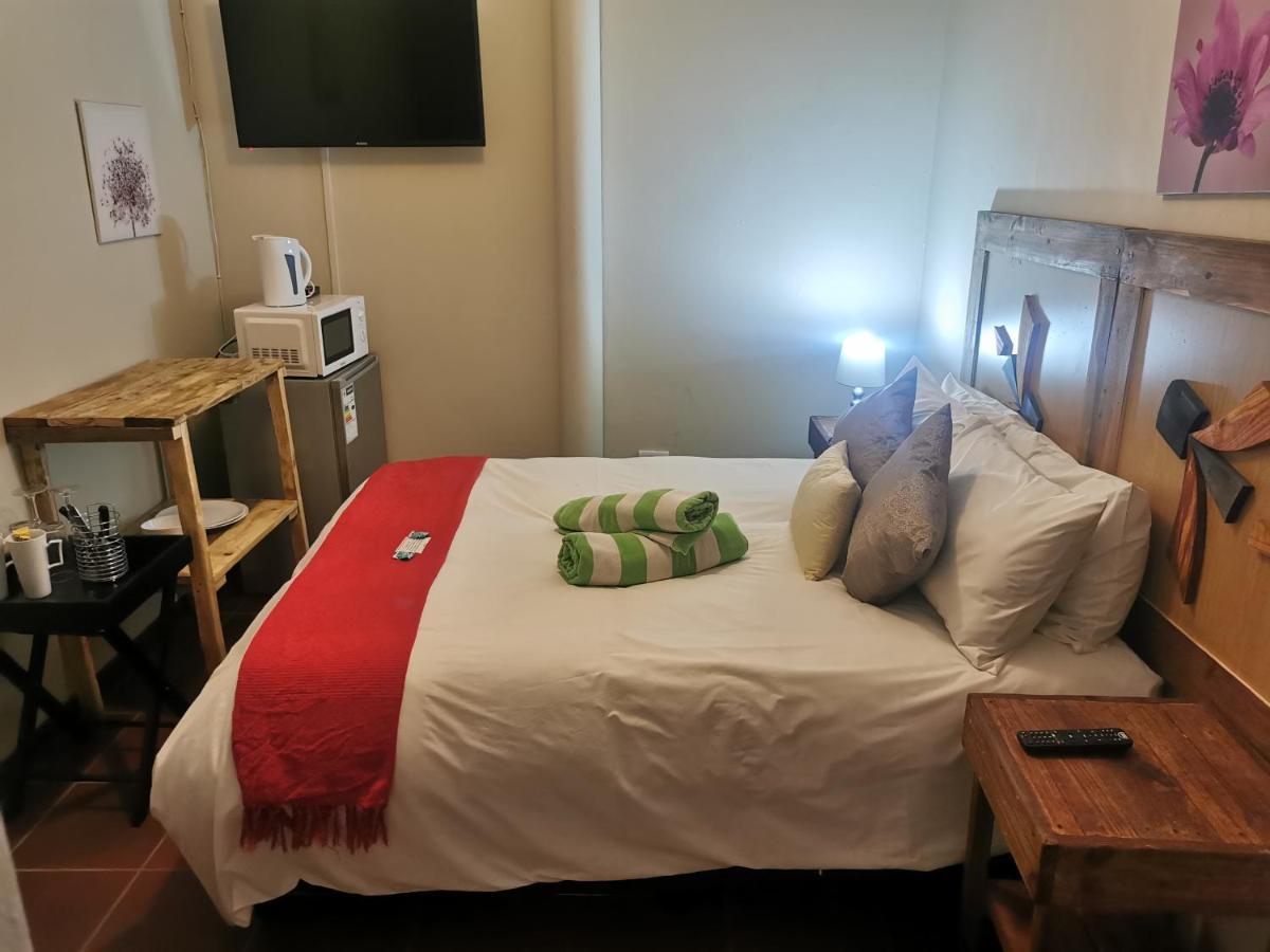Sun Deck Lodge Hartbeespoort Luaran gambar