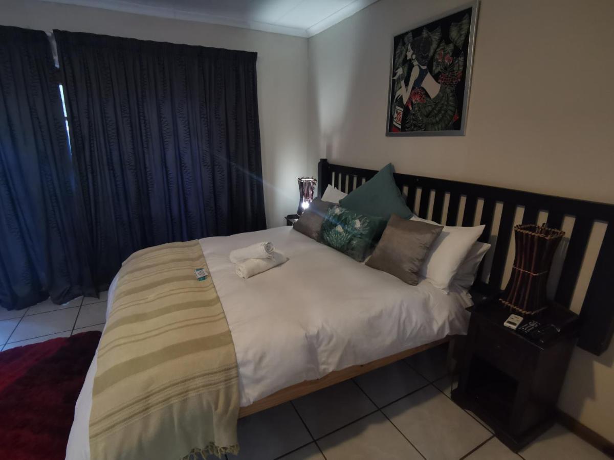 Sun Deck Lodge Hartbeespoort Luaran gambar