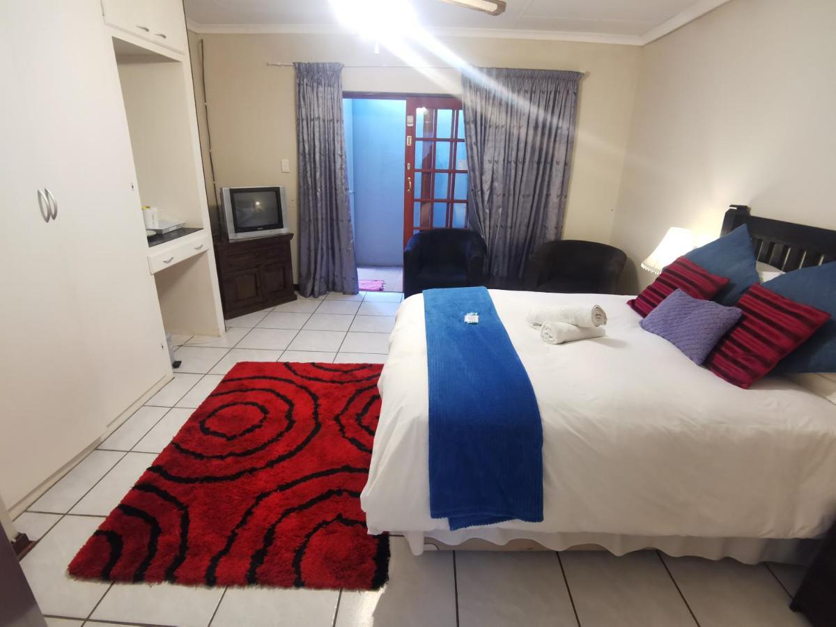 Sun Deck Lodge Hartbeespoort Luaran gambar
