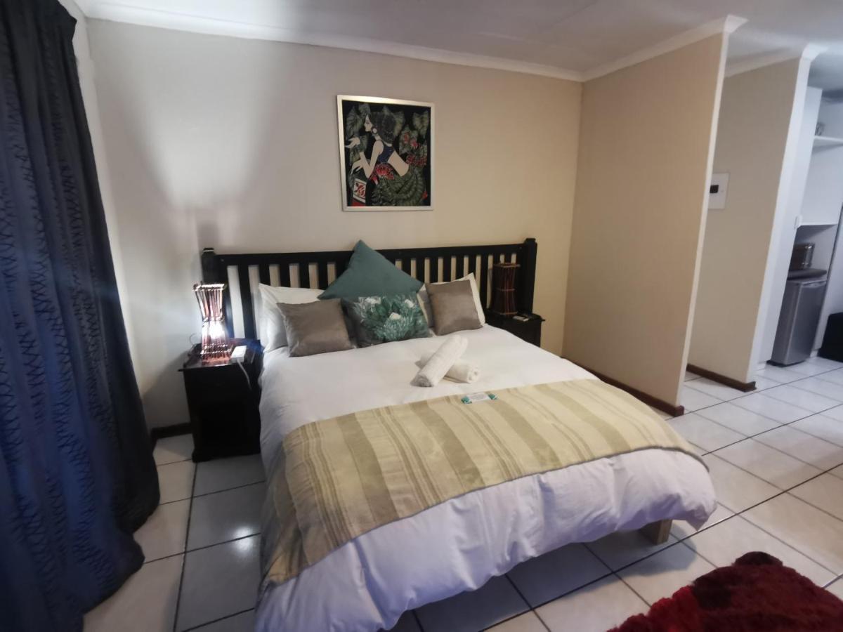 Sun Deck Lodge Hartbeespoort Luaran gambar