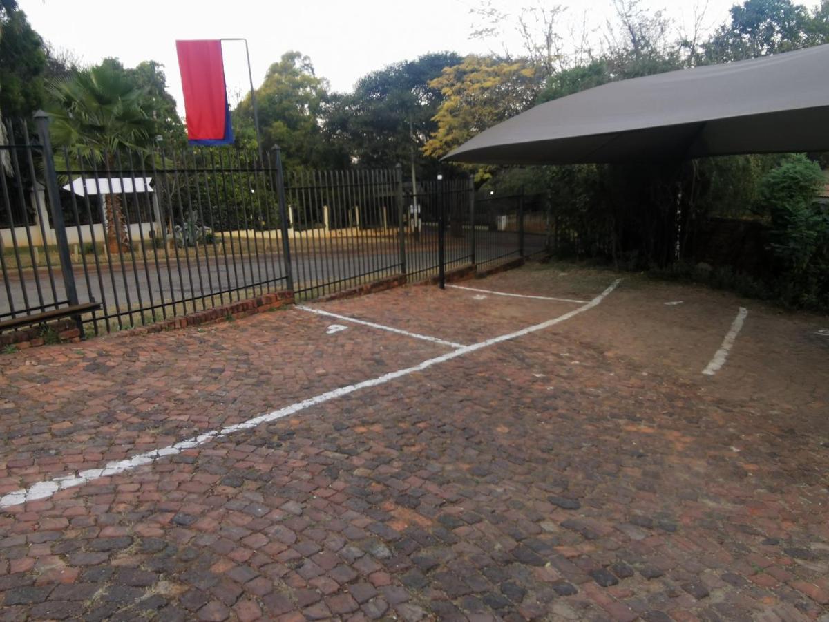 Sun Deck Lodge Hartbeespoort Luaran gambar