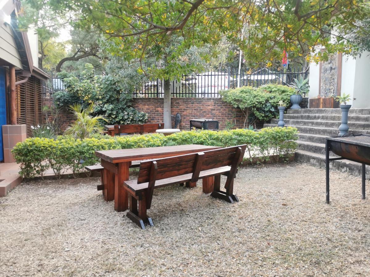 Sun Deck Lodge Hartbeespoort Luaran gambar