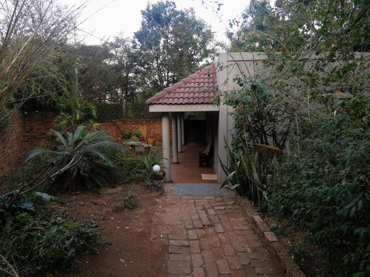 Sun Deck Lodge Hartbeespoort Luaran gambar
