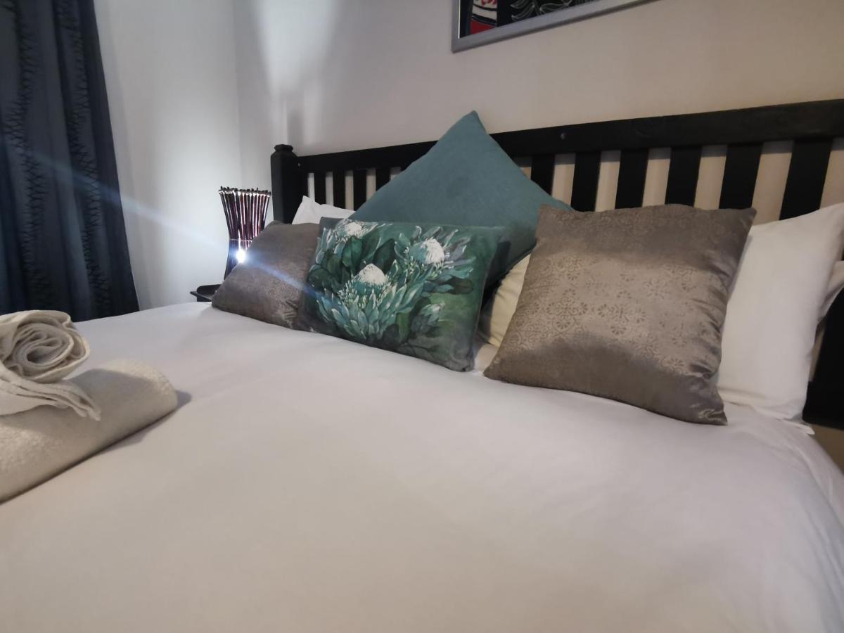 Sun Deck Lodge Hartbeespoort Luaran gambar