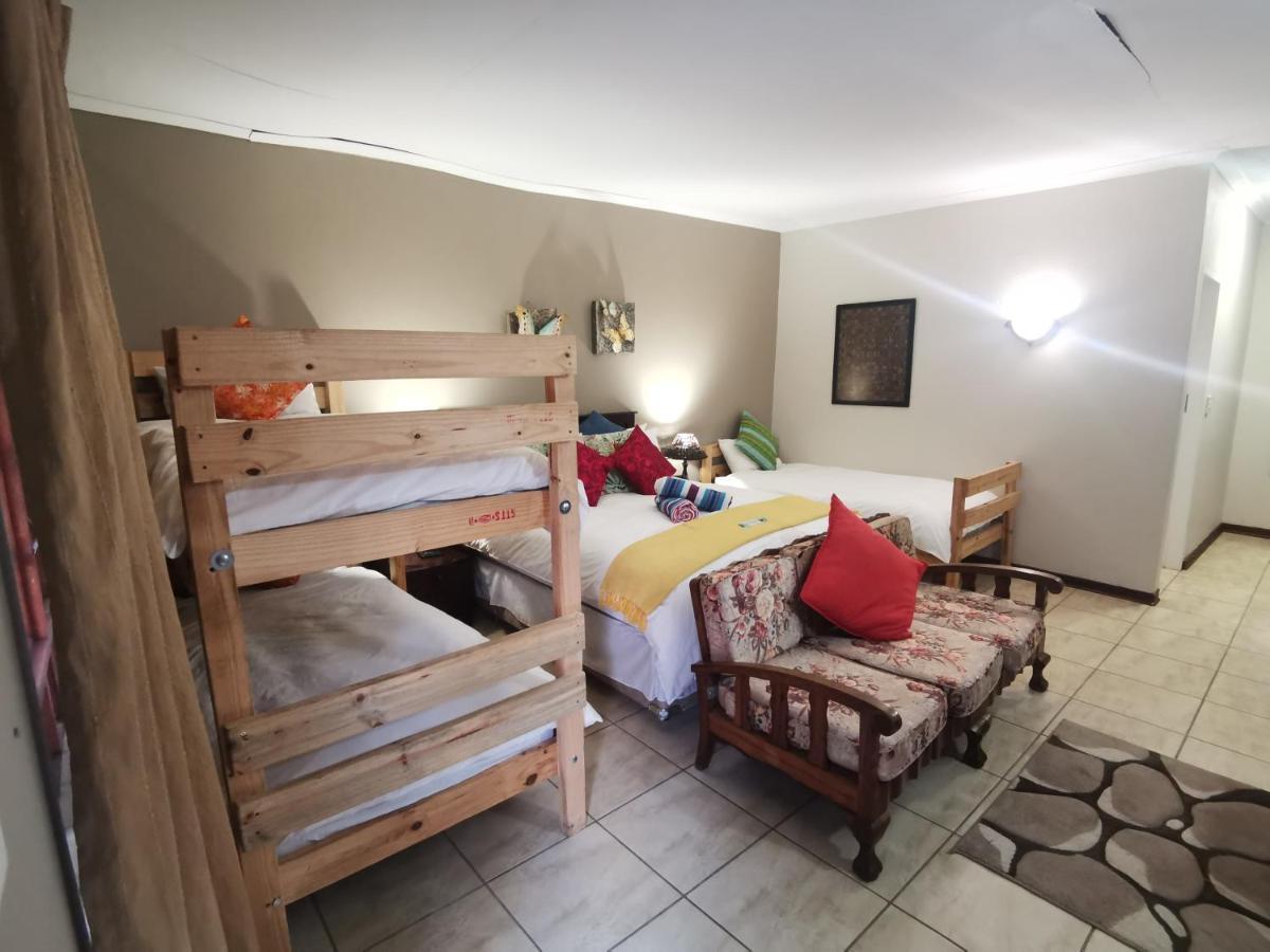 Sun Deck Lodge Hartbeespoort Luaran gambar
