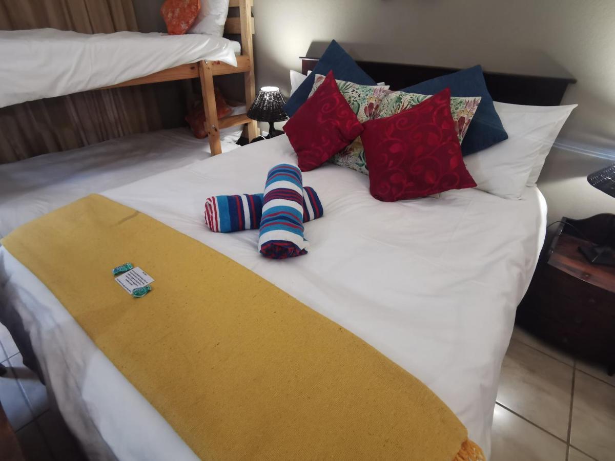 Sun Deck Lodge Hartbeespoort Luaran gambar