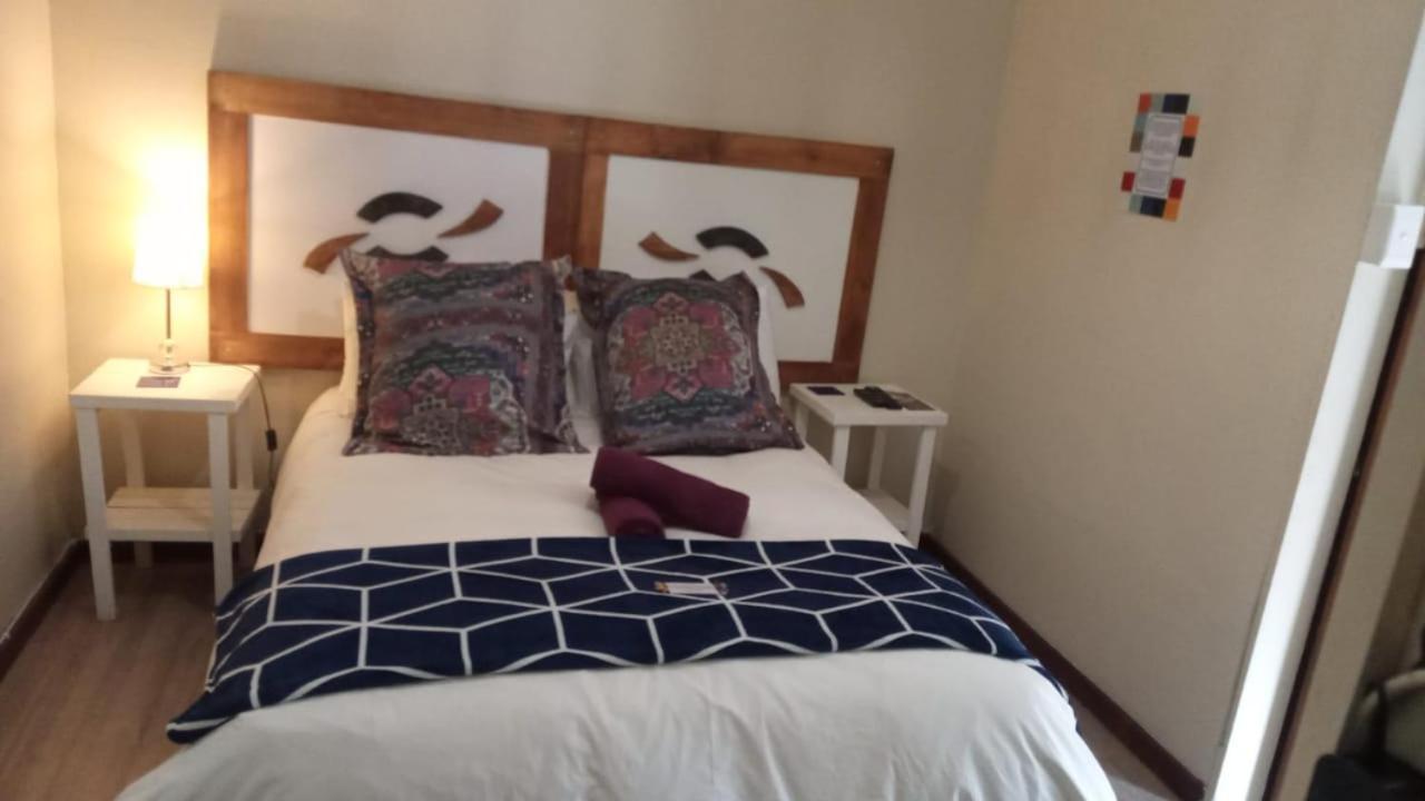 Sun Deck Lodge Hartbeespoort Luaran gambar